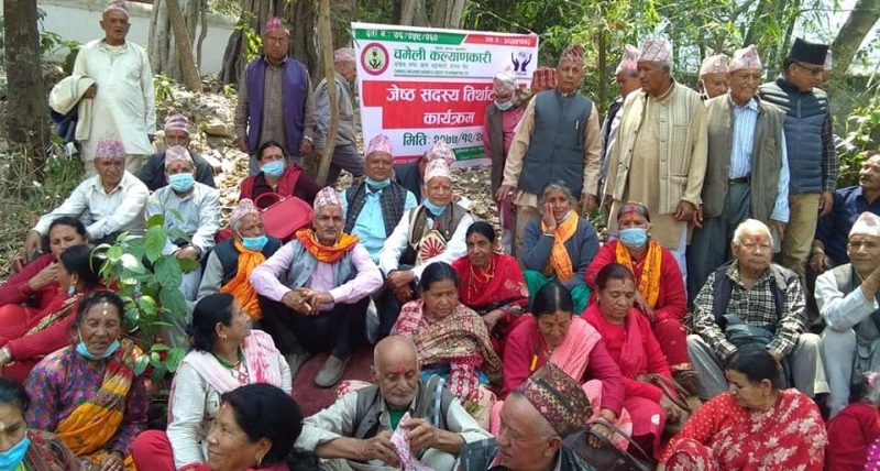 चमेली कल्याणकारी साकोसद्धारा ज्येष्ठ सदस्यलाई भ्रमण
